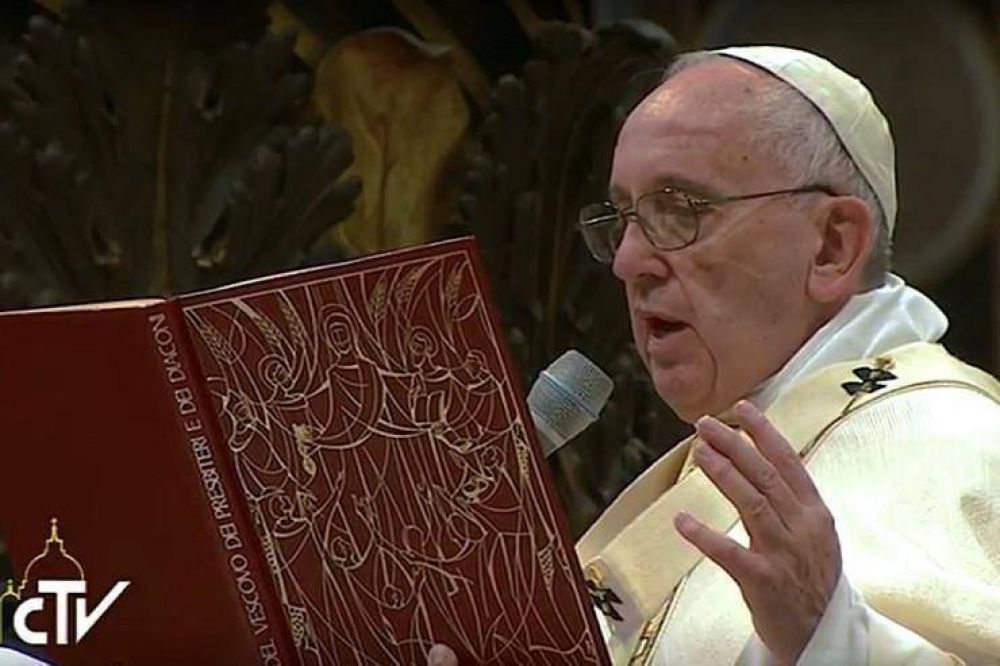 El Papa consagra a 11 diáconos y les pide: ‘Sean misericordiosos, muy misericordiosos’
