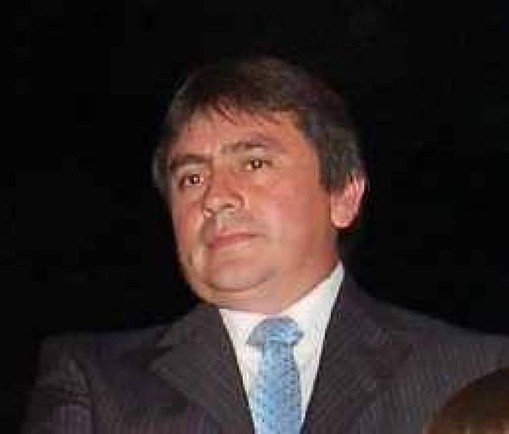 Denuncian a Campos por un robo de $ 152.000 en cheques