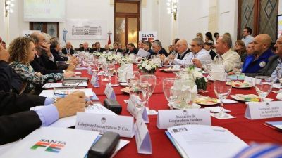 Lifschitz encabez� la primera reuni�n del Consejo Econ�mico y Social