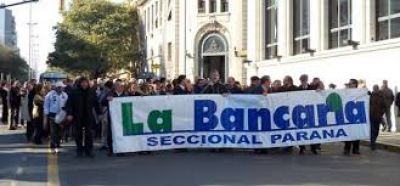 El paro bancario del jueves y viernes est� sujeto a la reuni�n paritaria del mi�rcoles 