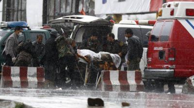 Un atentado suicida en el centro de Kabul dej� al menos 28 muertos y 300 heridos
