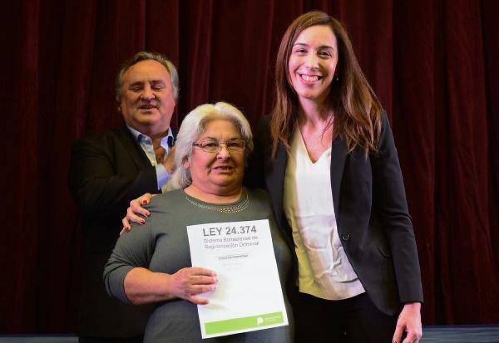 Vidal entreg� escrituras con �nuevo alcalde de Cambiemos?