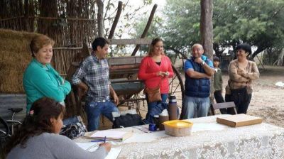Entidades de peque�os productores recibieron subsidios del Gobierno Provincial