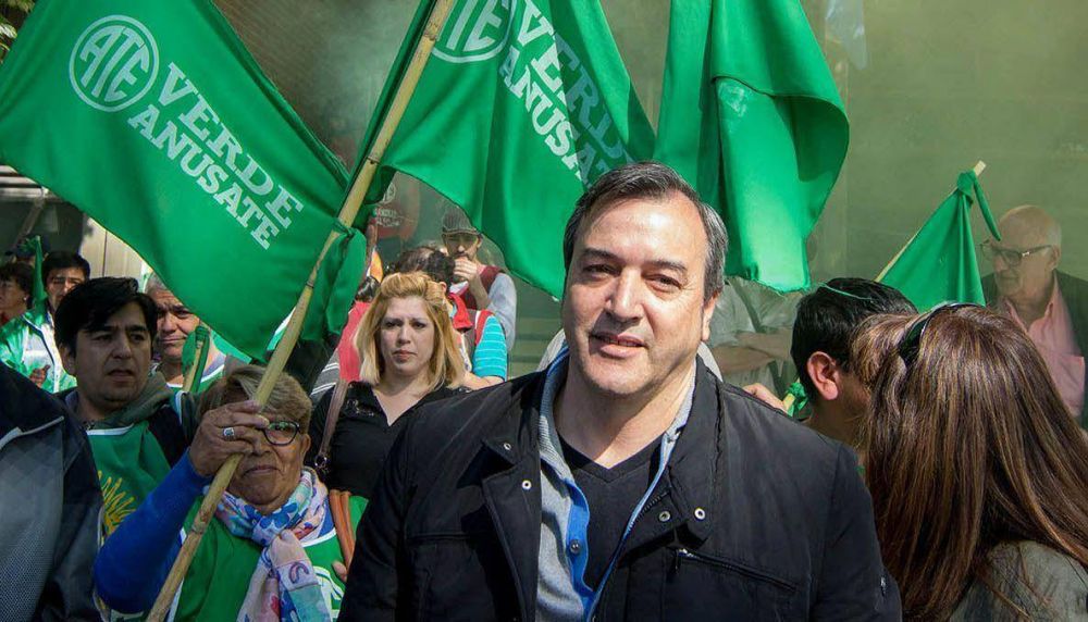 �El gobernador est� nervioso porque le apareci� un contrincante�
