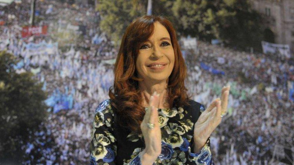 Cristina Kirchner logr asistencia casi perfecta de intendentes y por primera vez asumi la derrota