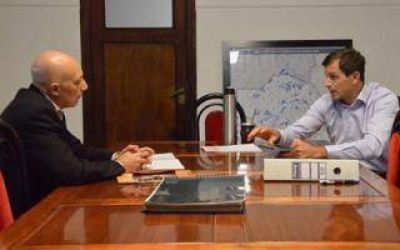 Bol�var: El Intendente Bucca se reuni� con el Director del Hospital local