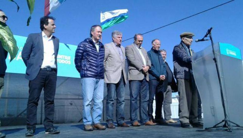 Schiaretti dice que con cr�dito internacional habr� m�s obras en C�rdoba