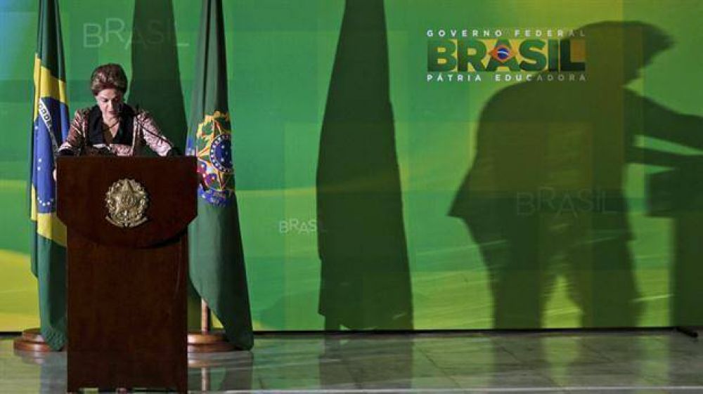 Dilma pasa a la ofensiva: 