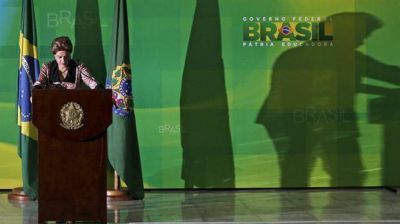 Dilma pasa a la ofensiva: 