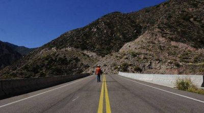 El Gobierno anunci� la reanudaci�n de las obras que conectar�n Cacheuta con Potrerillos