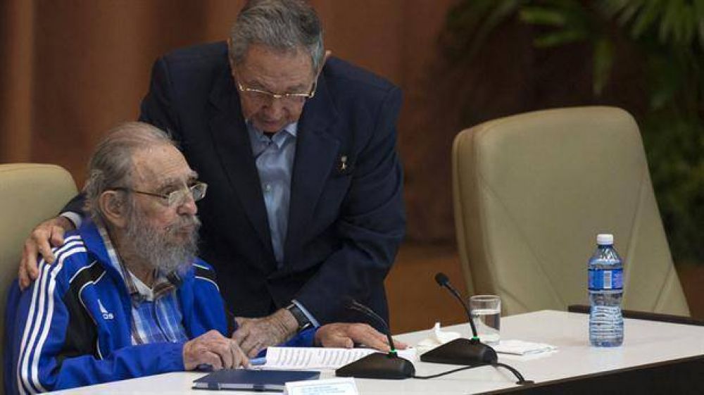 Castro conf�a de nuevo en la vieja guardia para blindar al r�gimen