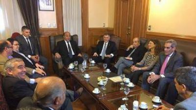 Manzur recibi� a miembros de la Corte y la Legislatura por la agenda del Bicentenario