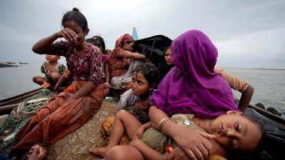 Al menos 18 muertos al hundirse un barco con refugiados en Myanmar