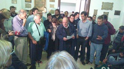 Arroyo se comprometi� a �ponerse al d�a� con las sociedades de fomento