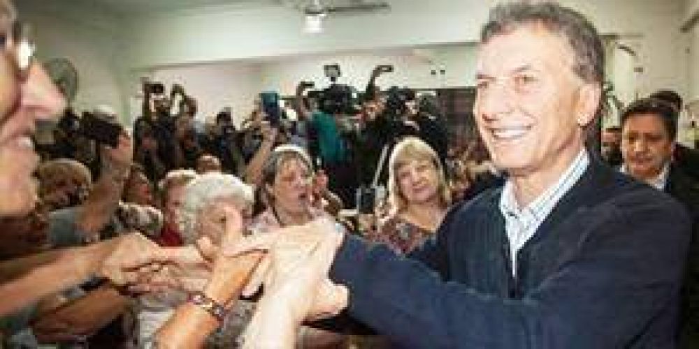 Macri llega el viernes y se reunir� con Insfr�n