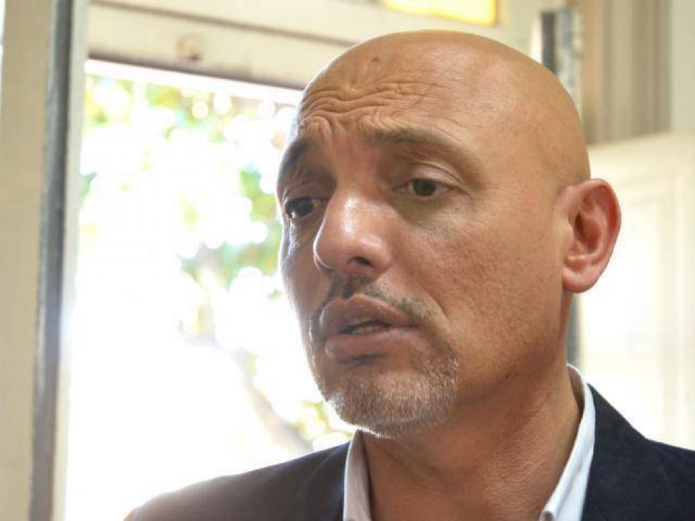 El �mbudsman asesora a vecinos por la tarifa social