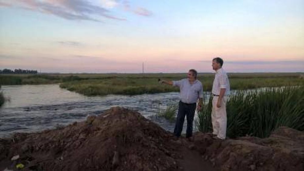 El intendente de Trenque Lauquen enojado: �no podemos ser los convidados de piedra en la derivaci�n de aguas�