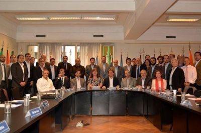 Planteo chaque�o: Belgrano Cargas, Gasoducto, Acueducto y Autov�a Ruta 16