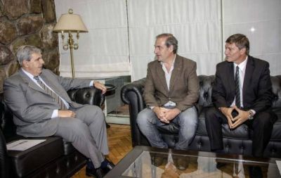 El vicegobernador se reuni�n con representantes del Foro de Ingenier�a del NOA