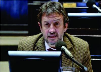 Presentan proyecto de Ley para suspender ejecuciones por 2 a�os contra Chascom�s y Lezama