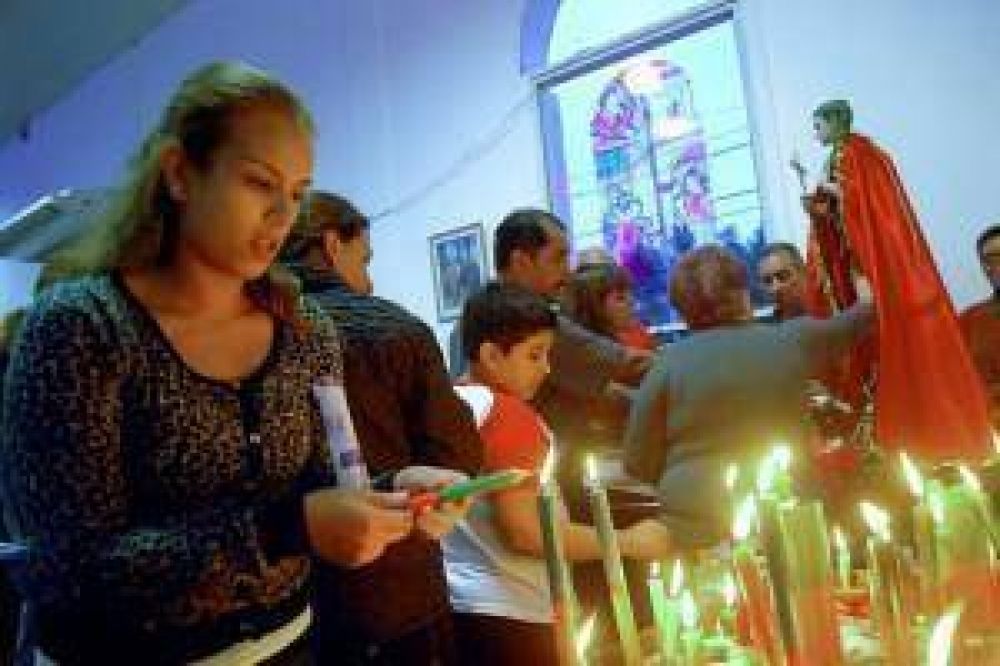 Unos 300 fieles honraron a Expedito