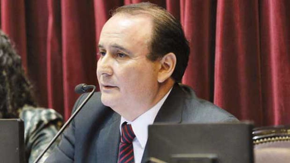 El senador Montenegro present� un proyecto para los jubilados