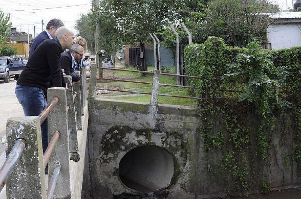 El municipio y la provincia trabajan para ampliar red cloacal malvinense