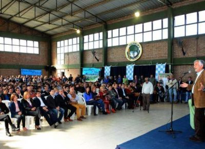 Entregaron certificados a m�s de 250 beneficiarios del Plan de Inclusi�n Social en La Toma