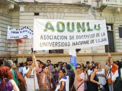 Docentes universitarios ratificaron nuevo paro