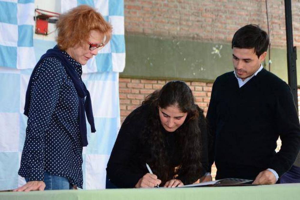 30 trabajadores se suman al Ministerio de Ciencia y Tecnolog�a