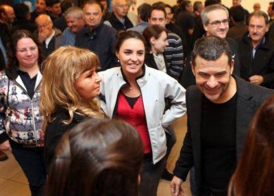 Galuccio estuvo en Barrancas con los trabajadores de YPF