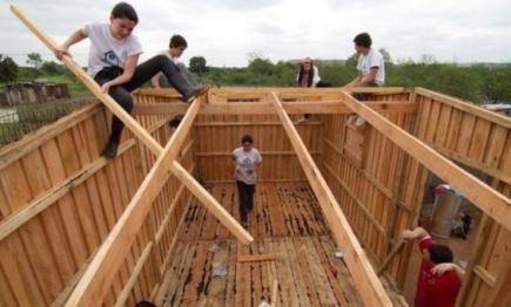 La organizaci�n TECHO construy� 36 viviendas de emergencia en Posadas