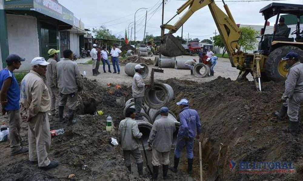 Construyen nuevos desag�es pluviales en diversas avenidas