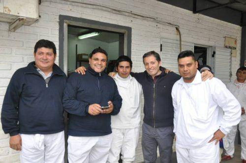 Fernando Gray visit� la planta de Cresta Roja tras su reapertura