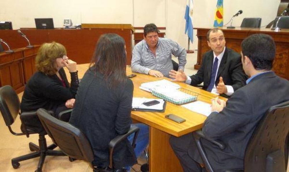 Aumento de luz: la Comisi�n de Defensa del Consumidor se reuni� con el delegado local del Defensor del Pueblo