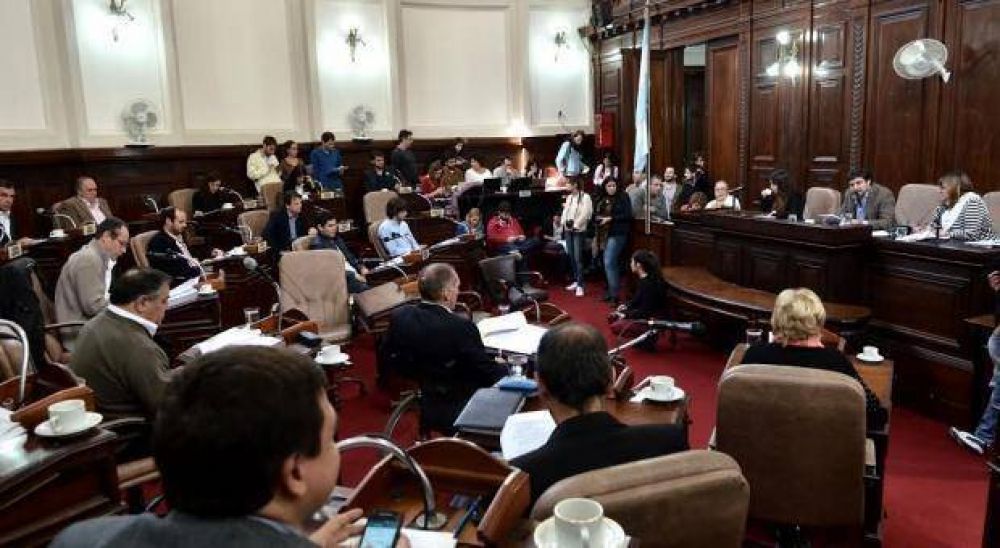 El Concejo Deliberante platense le pidi a Macri que prohba el funcionamiento de UBER