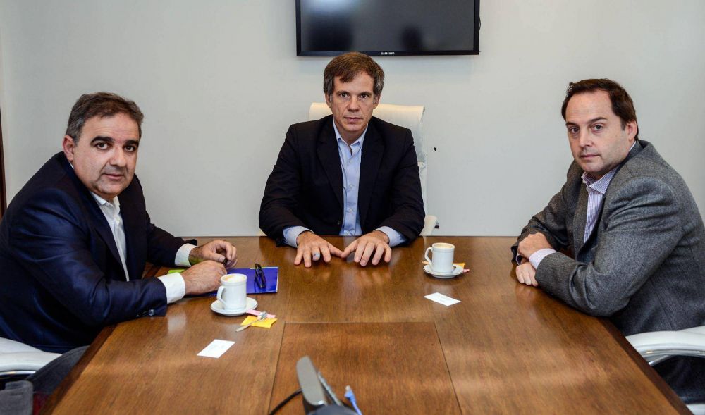 Jalil y Mera con el titular de Anses
