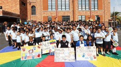 Terremoto Ecuador: Ni�os de Los �ngeles se suman a la ayuda