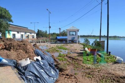 El r�o baj� a 4,56 Mts y contin�an los trabajos en la costa