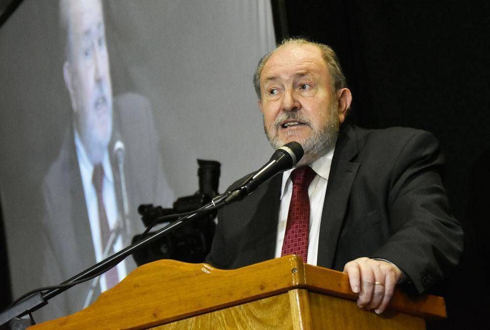 Verna le dijo a Altolaguirre que use un plazo fijo y las regal�as petroleras