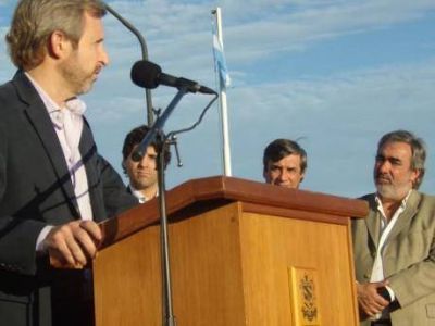 El ministro Frigerio anunci� la construcci�n de 100 viviendas en Rivadavia