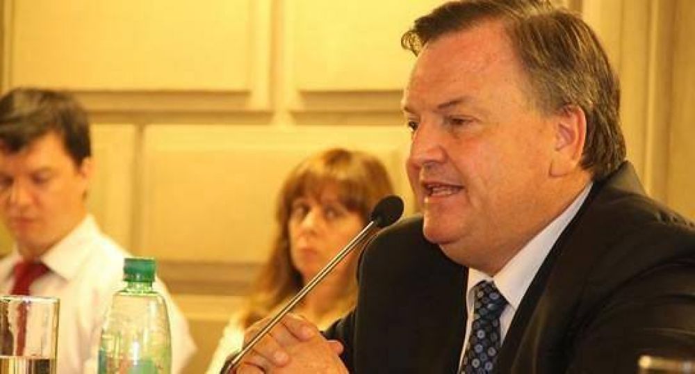 Senadores solicitan un adelanto extraordinario a Naci�n