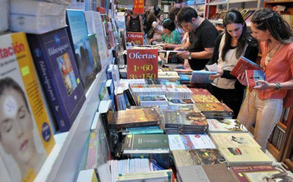 Con 1500 propuestas e invitados de lujo, arranc� la Feria del Libro