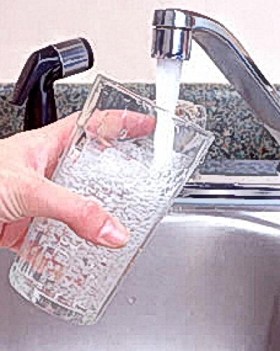In�s Garc�a advirti� sobre la contaminaci�n con materia fecal del agua de Bol�var