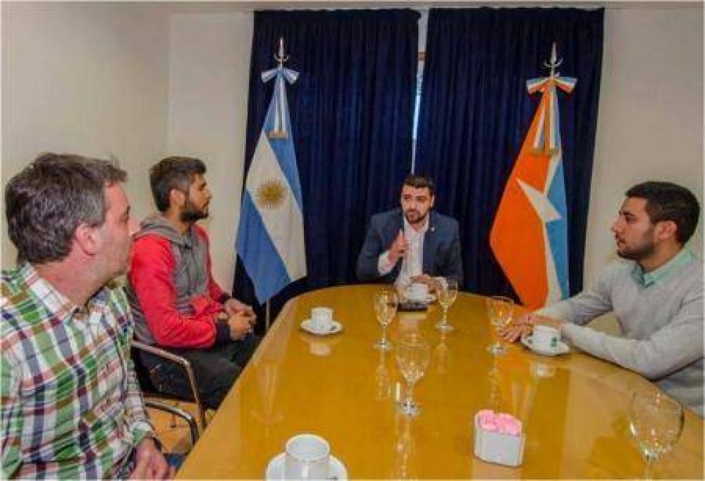 Vuoto y Chera�uk se reunieron con empresarios de Ushuaia Shipping