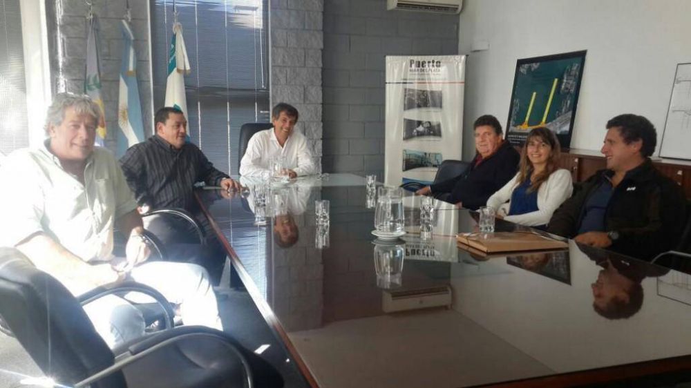 El titular del Consorcio Portuario prometi� respaldar a la industria naval