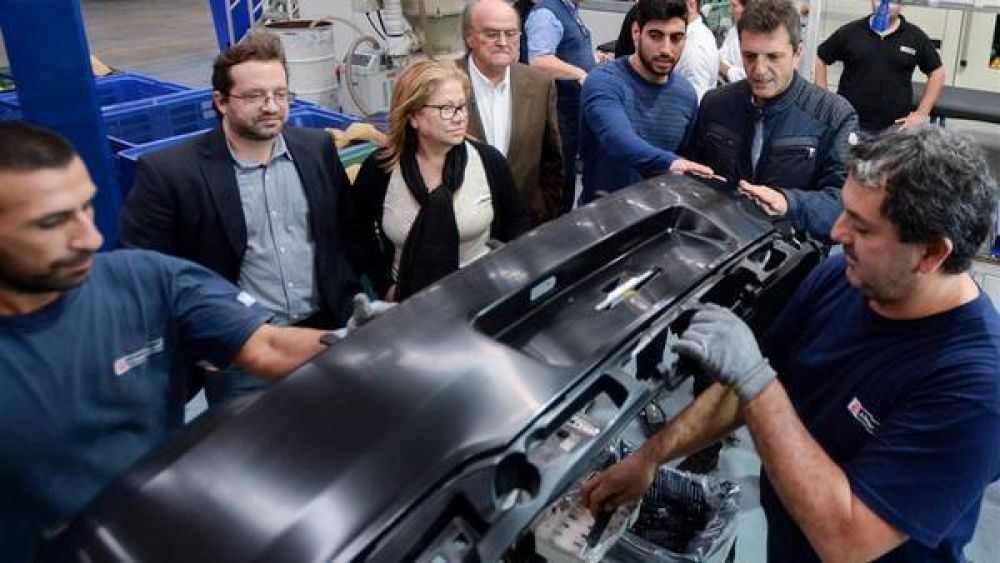 El Gobierno sum� el apoyo de Massa contra la ley antidespidos