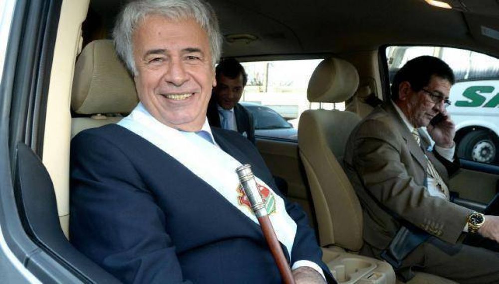 En cuatro a�os, De la Sota sum� m�s de 10 mil estatales