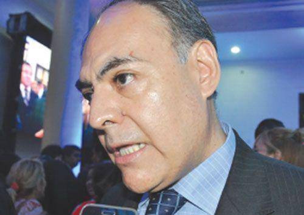 Buscan acelerar definici�n para el empleo y las industrias locales