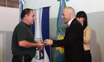 El Municipio reconoci� a agentes de la polic�a